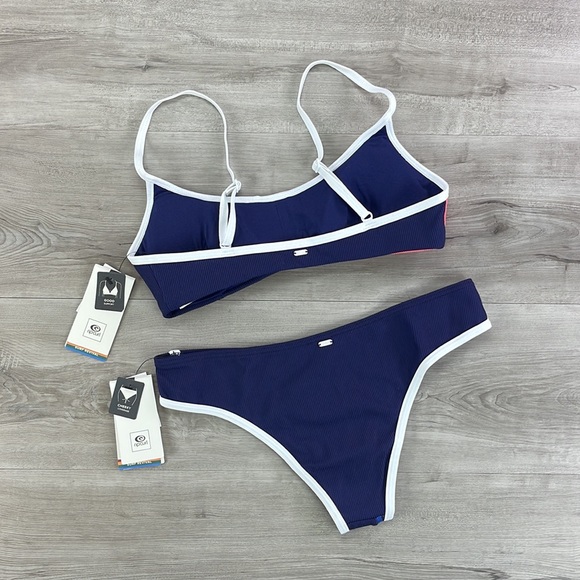 ☀️RIP CURL☀️ SAYULITA STRIPE CROP
SAYULITA STRIPE CHEEKY BIKINI SET - Picture 11 of 13